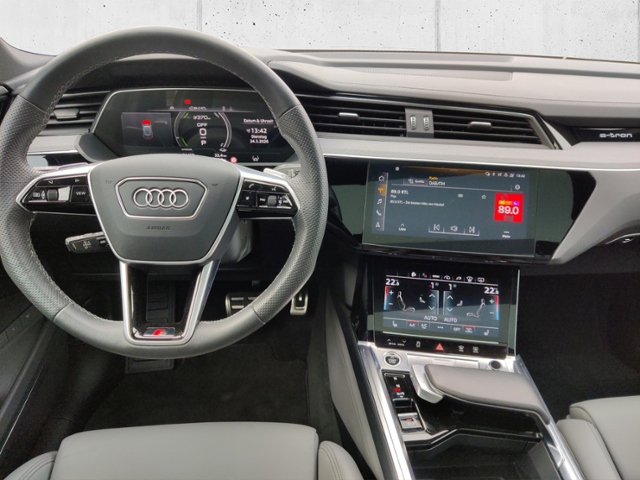 Q8 e-tron 55 quattro S line KLIMA LED NAVI ALU