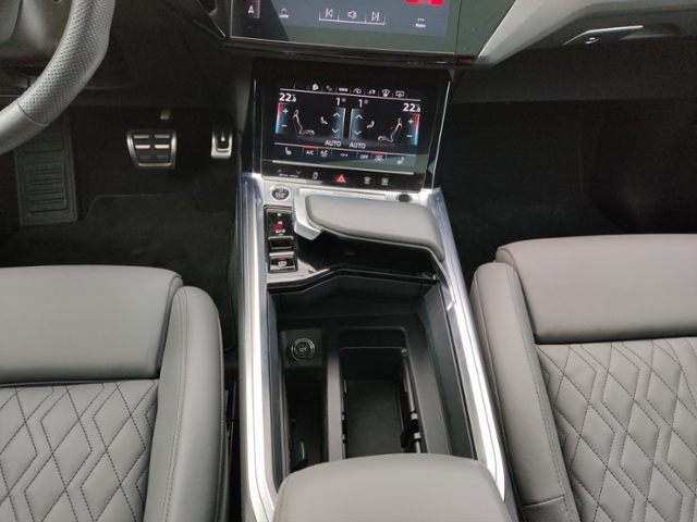 Q8 e-tron 55 quattro S line KLIMA LED NAVI ALU