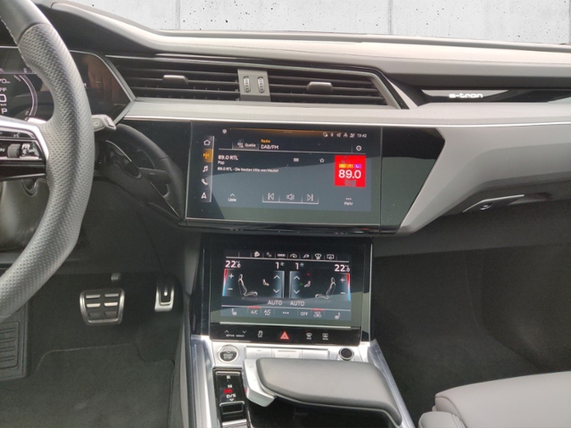 Q8 e-tron 55 quattro S line KLIMA LED NAVI ALU
