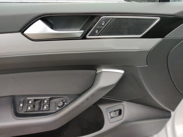 Passat Variant 2.0 TDI Business Matrix-LED Rear