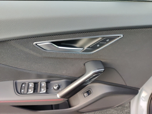 Q2 S line S 35 TFSI 110(150) kW(PS) S tronic KLI