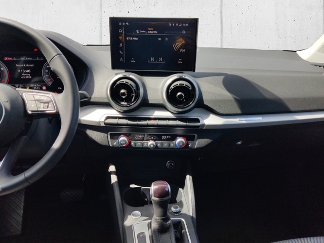 Q2 Advanced 35 TFSI 110(150) kW(PS) S tronic KLI
