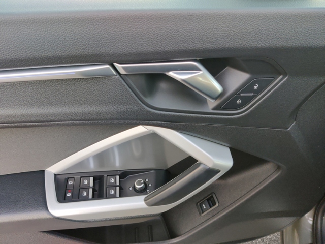 Q3 40 TDI quattro S line KLIMA LED ALU