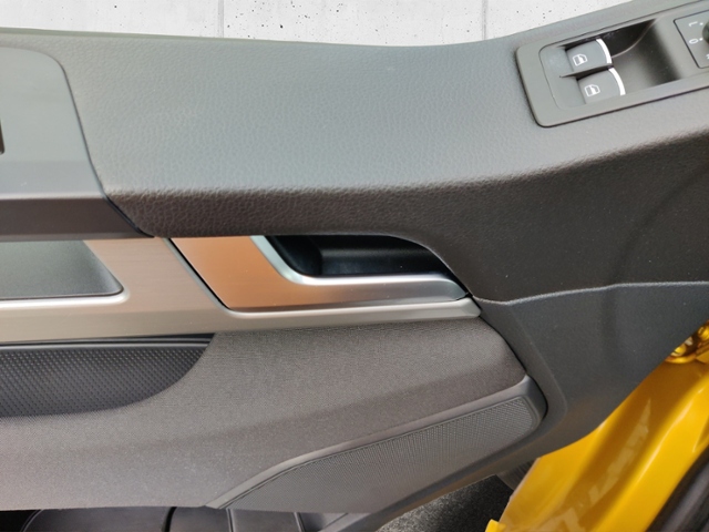 T6 2.0 TDI Multivan Generation Six  Rear View Si