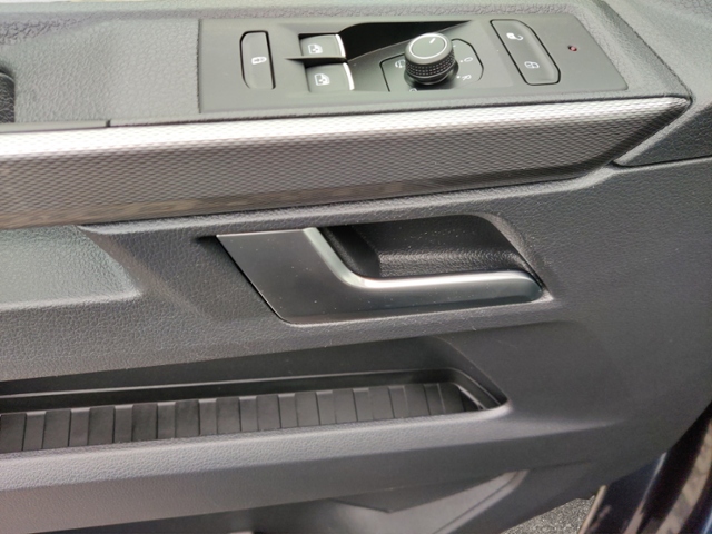 T6.1 2.0 TDI Multivan Generation Six  StHZ LED A