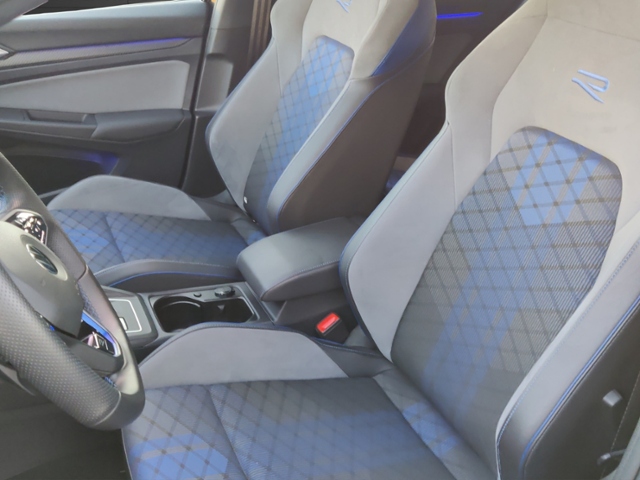 Golf VIII 2.0 TSI R 4Motion LED Rear View ACC Na