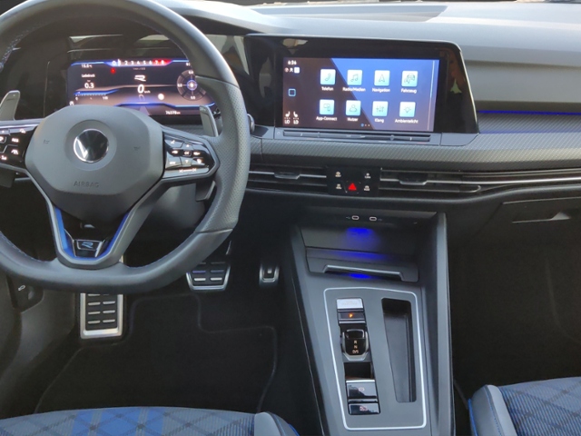 Golf VIII 2.0 TSI R 4Motion LED Rear View ACC Na