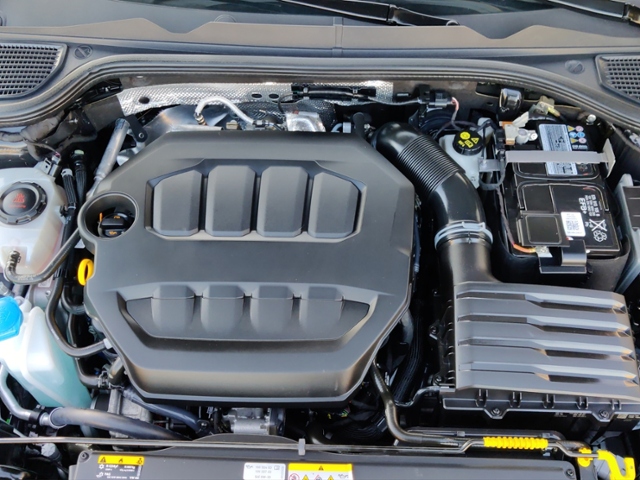 Golf VIII 2.0 TSI R 4Motion LED Rear View ACC Na