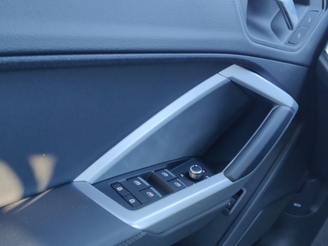 Q3 advanced 40 TFSI quattro  MATRIX PANO SONOS