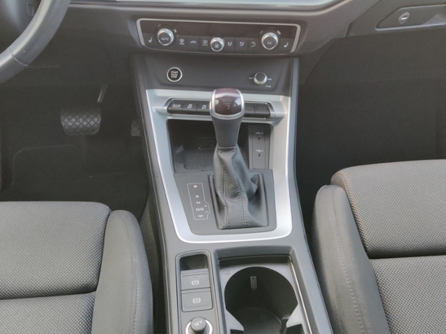 Q3 35 2.0 TDI advanced (EURO 6d) Klima LED Navi 