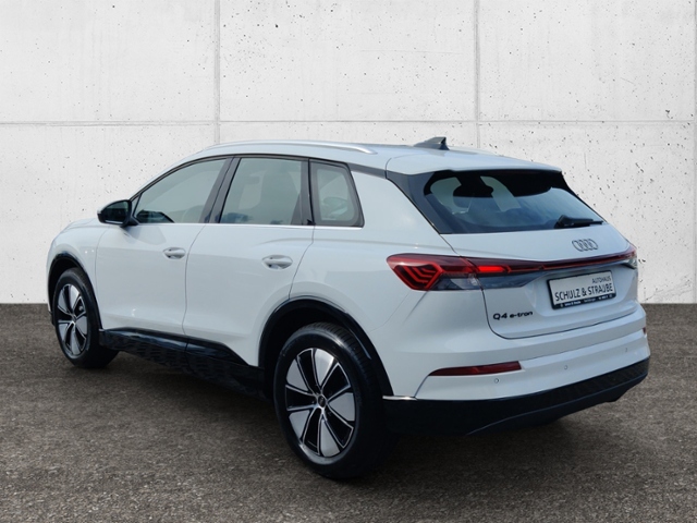 Q4 SUV e-tron performance 210 kW KLIMA LED NAVI 