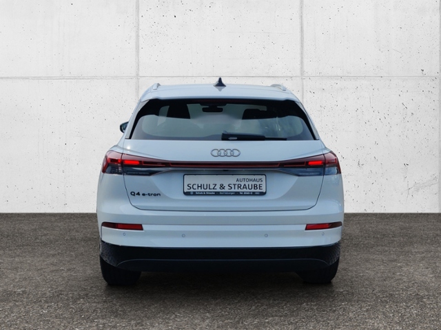 Q4 SUV e-tron performance 210 kW KLIMA LED NAVI 