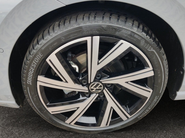 Golf VIII 2.0 TDI Style (EURO 6d) Klima LED Navi