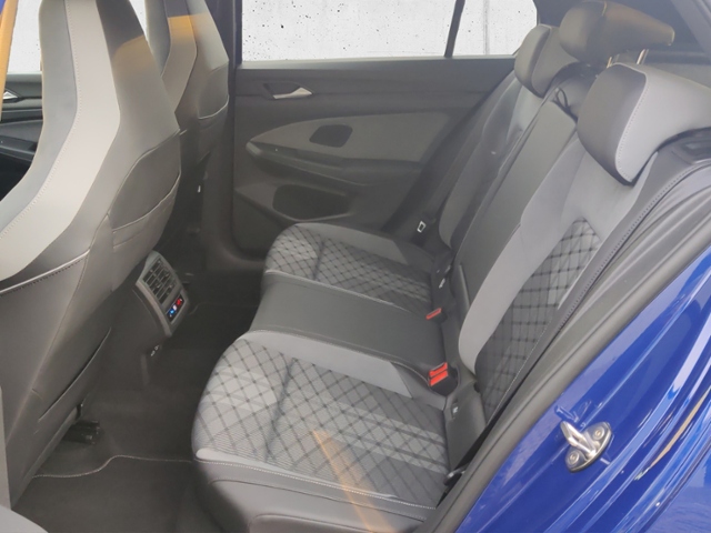 Golf VIII 1.5 TSI R-Line (EURO 6d) Klima LED Nav