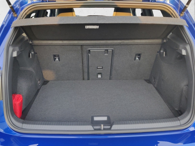 Golf VIII 1.5 TSI R-Line (EURO 6d) Klima LED Nav