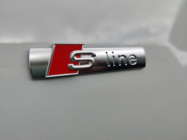 Q3 SUV TFSI 110 kW S tronic KLIMA LED NAVI LEDER