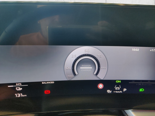Q4 SUV e-tron performance 210 kW KLIMA LED NAVI 