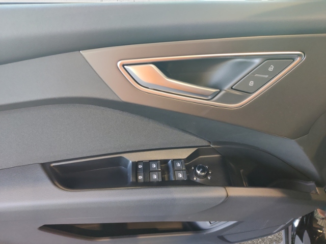 Q4 SUV e-tron performance 210 kW KLIMA LED NAVI 