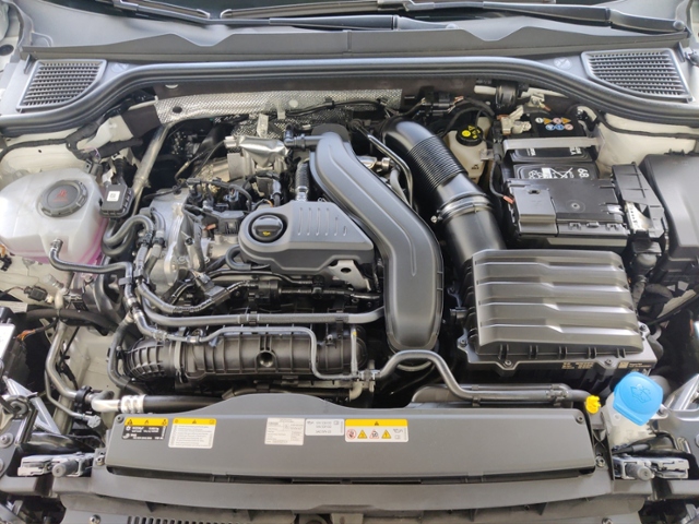 Golf Variant R-Line 1,5 eTSI 110 kW