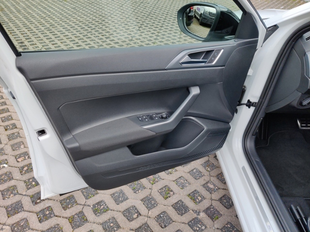 Taigo R-Line 1,5 TSI 110 kW DSG KLIMA LED NAVI