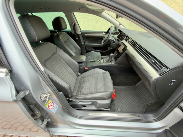 Passat Variant Elegance 2.0TDI 200PS DSG Matrix 